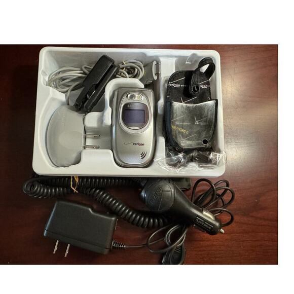 Samsung Flip Phone SCH-A670 Verizon Get It Now Camera Phone W/Box & Accessories - Picture 9 of 11